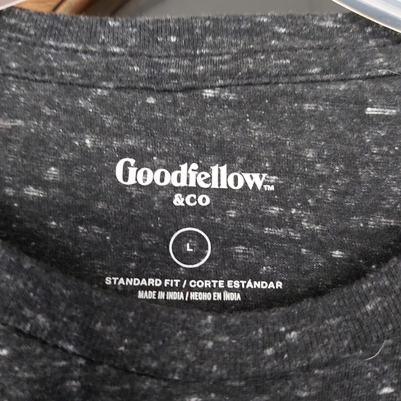 Unisex Gray knit tee shirt - Picture 3 of 3